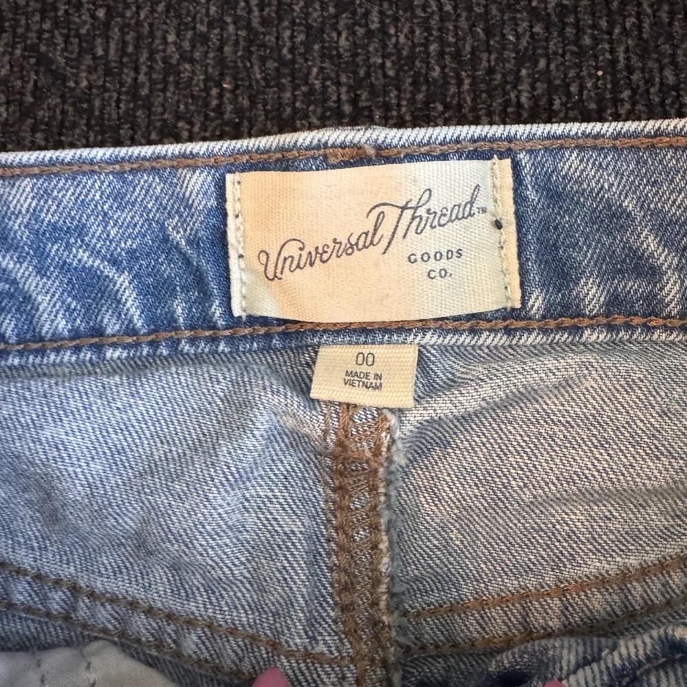 Universal Thread Light Blue High Rise Jeans - Picture 3 of 4